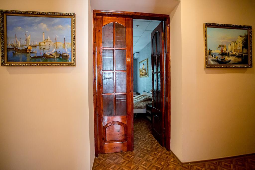 Premium Hotel Izmail Bagian luar foto