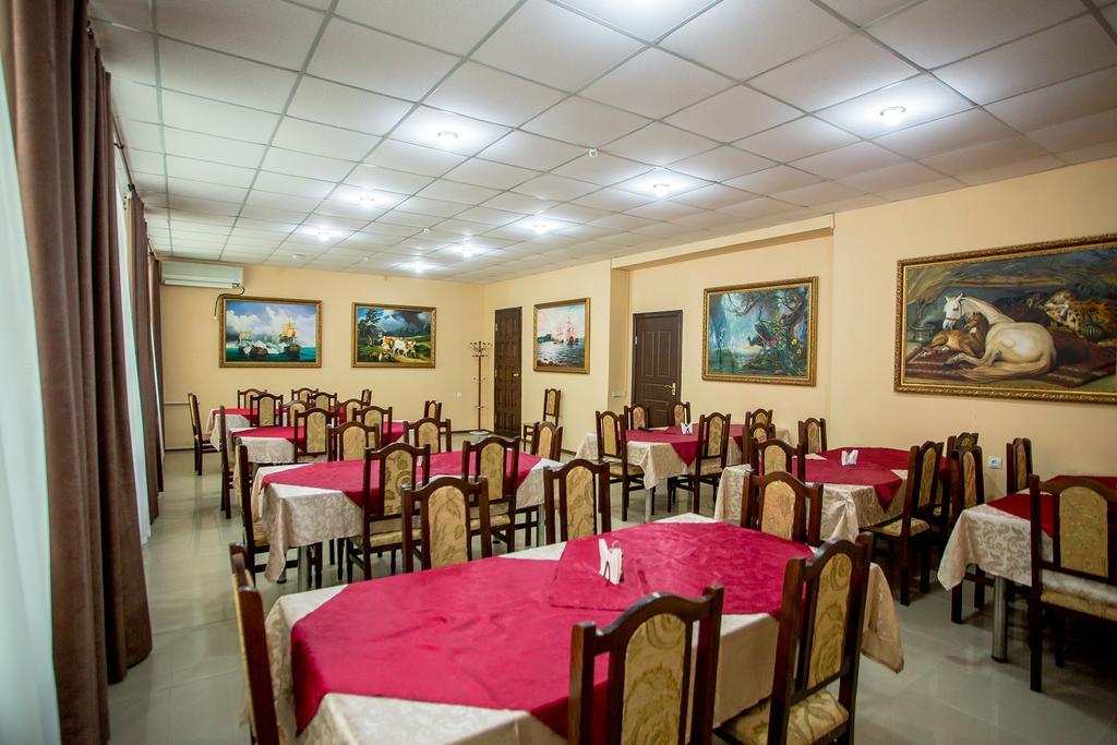 Premium Hotel Izmail Bagian luar foto