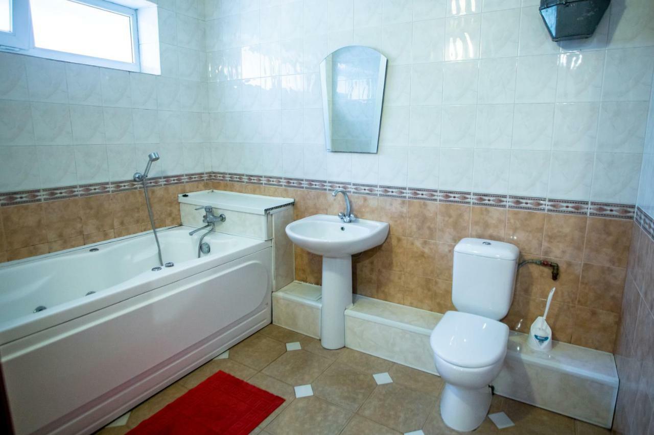 Premium Hotel Izmail Bagian luar foto